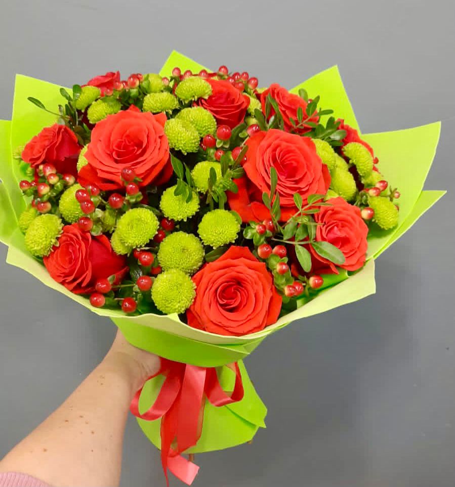 Букет цветов из: Хризантемы и Розы в Малеевке