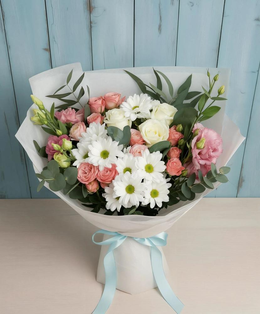 Букет цветов из: Розы, Лизиантусы и Хризантемы в Малеевке