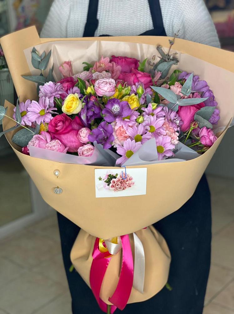 Букет цветов из: Хризантемы, Гвоздики и Альстромерии в Малеевке