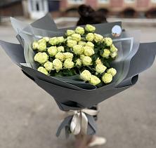 Букет Белые кустовые розы Солинеро в Малеевке