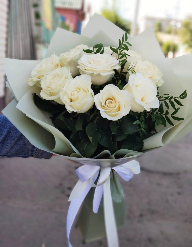 Букет Белые розы Проуд в Малеевке