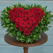 Цветочная композиция из Розы в виде сердца в Малеевке