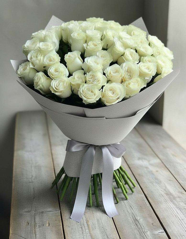 Букет 35 Белых роз в Малеевке