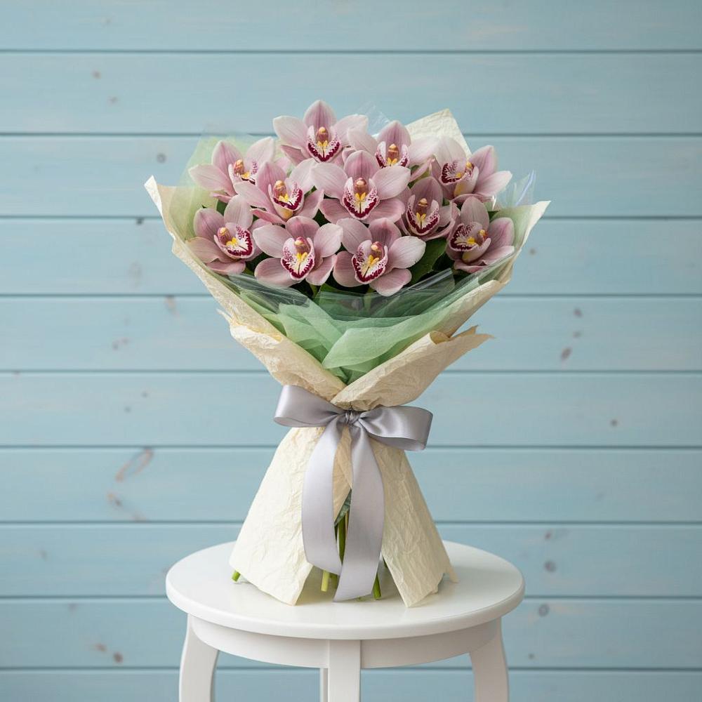 Букет цветов из: Орхидеи и Розы в Малеевке