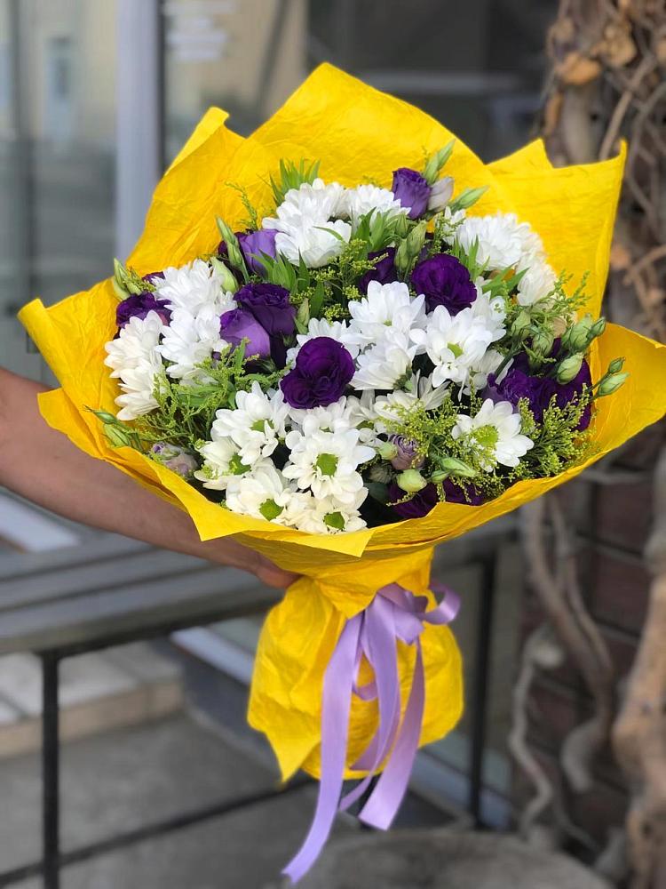 Букет цветов из: Ирисы, Хризантемы и Ромашки в Малеевке