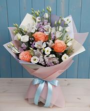 Букет цветов из:  Лизиантусы, Розы, Альстромерии и Гипсофила в Малеевке