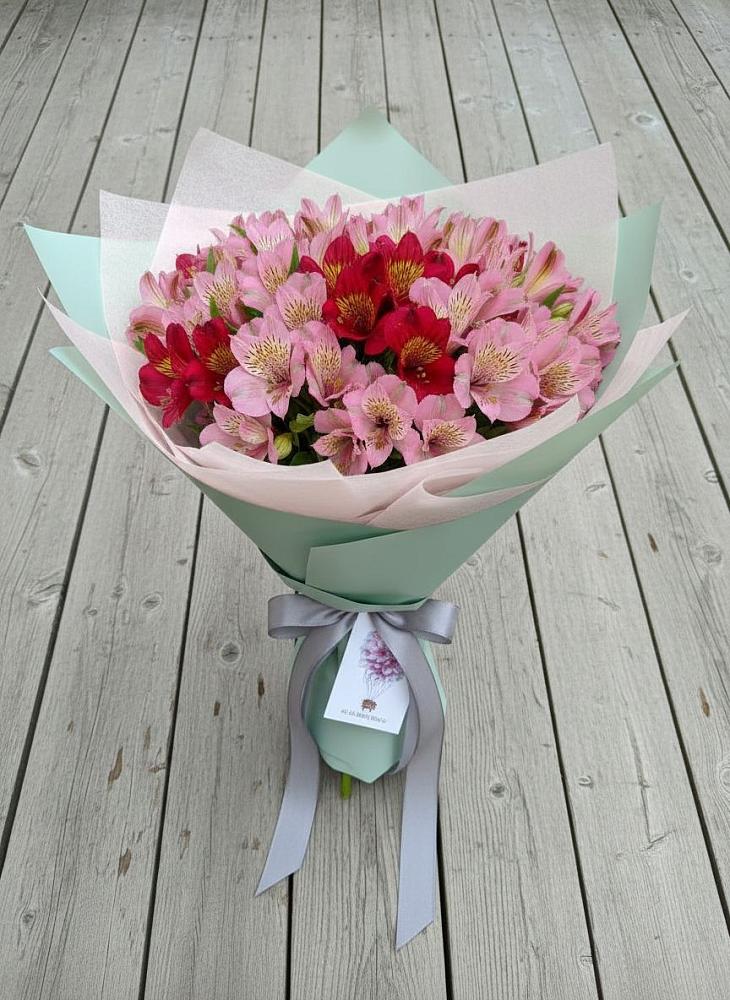 Букет цветов из: Альстромерии в Малеевке
