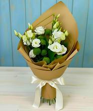 Букет цветов из:  Хризантемы и Лизиантусы в Малеевке