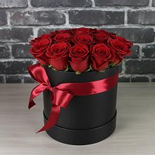 Цветочная композиция из Розы в шляпной коробке в Малеевке