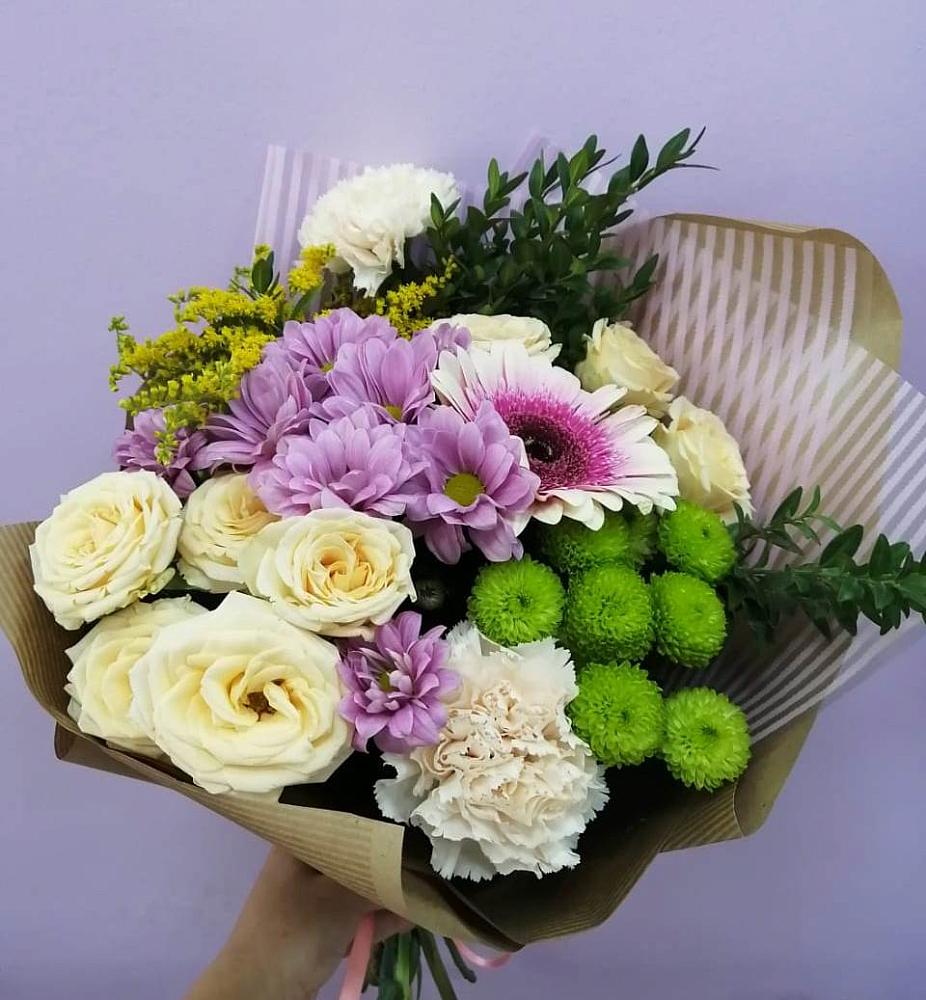 Букет цветов из: Хризантемы, Розы, Гвоздики и Герберы в Малеевке