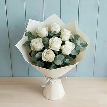 Букет Белые розы в Эвкалипте в Малеевке