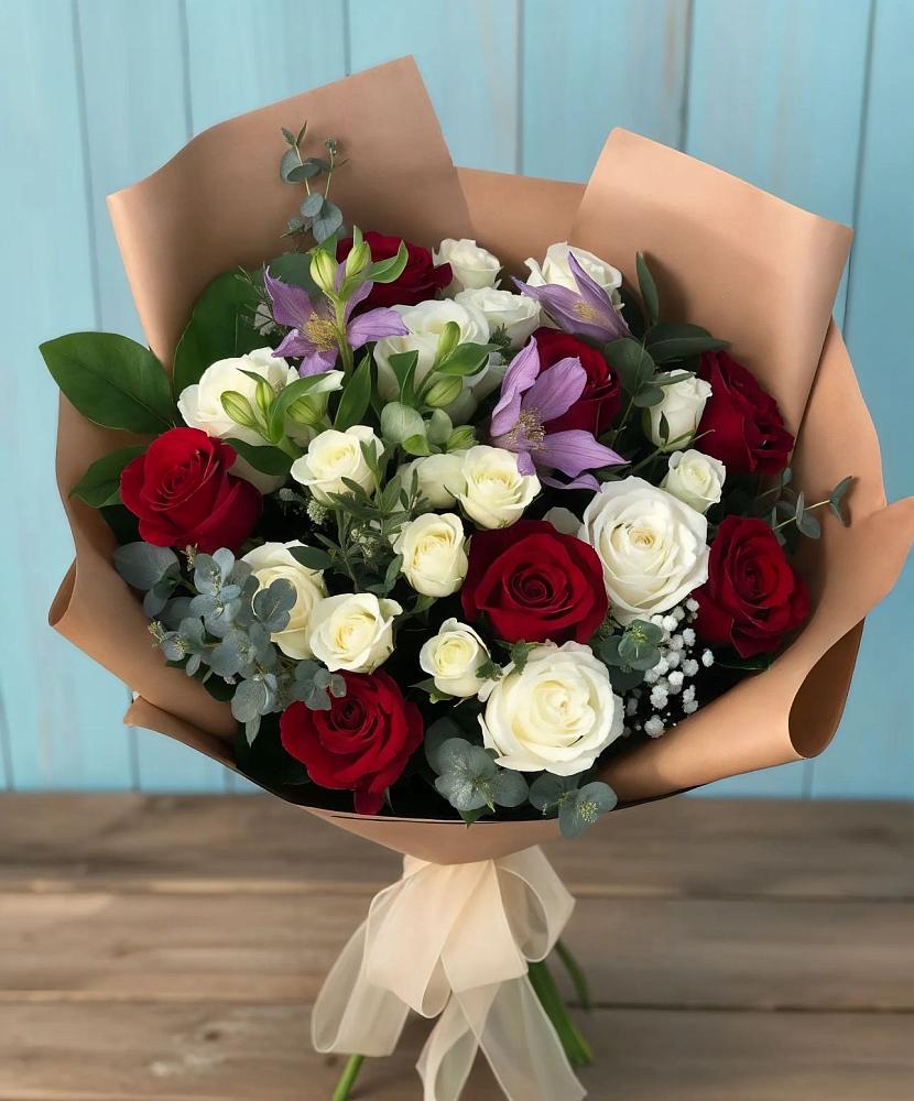 Букет цветов из: Розы и Альстромерии в Малеевке