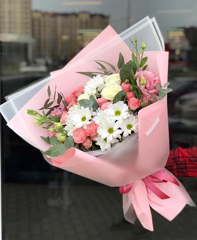 Букет цветов из: Розы, Лизиантусы и Хризантемы в Малеевке