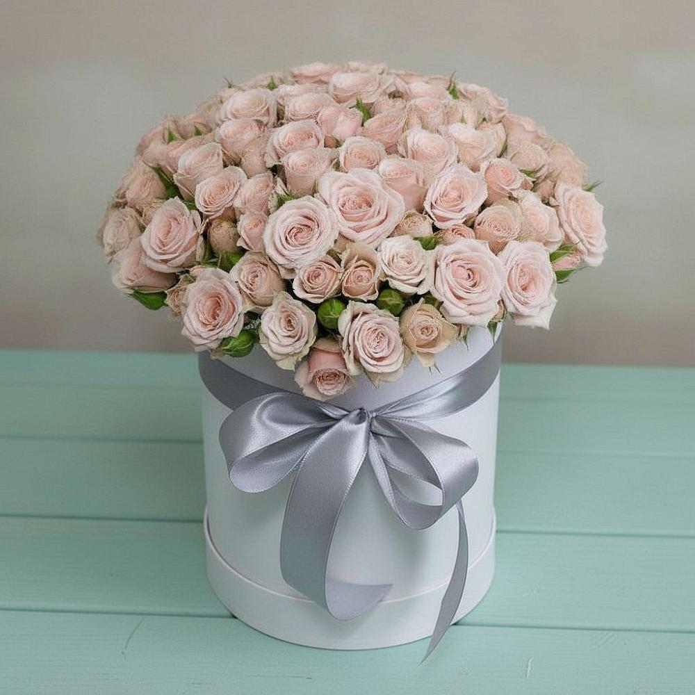 Цветочная композиция из Розы в шляпной коробке в Малеевке